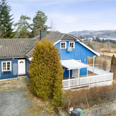 Отель Blue House Brevik Порсгрунн Экстерьер фото